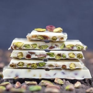 Beyaz Antep Fıstıklı Beyoğlu Çikolatası 650 Gr